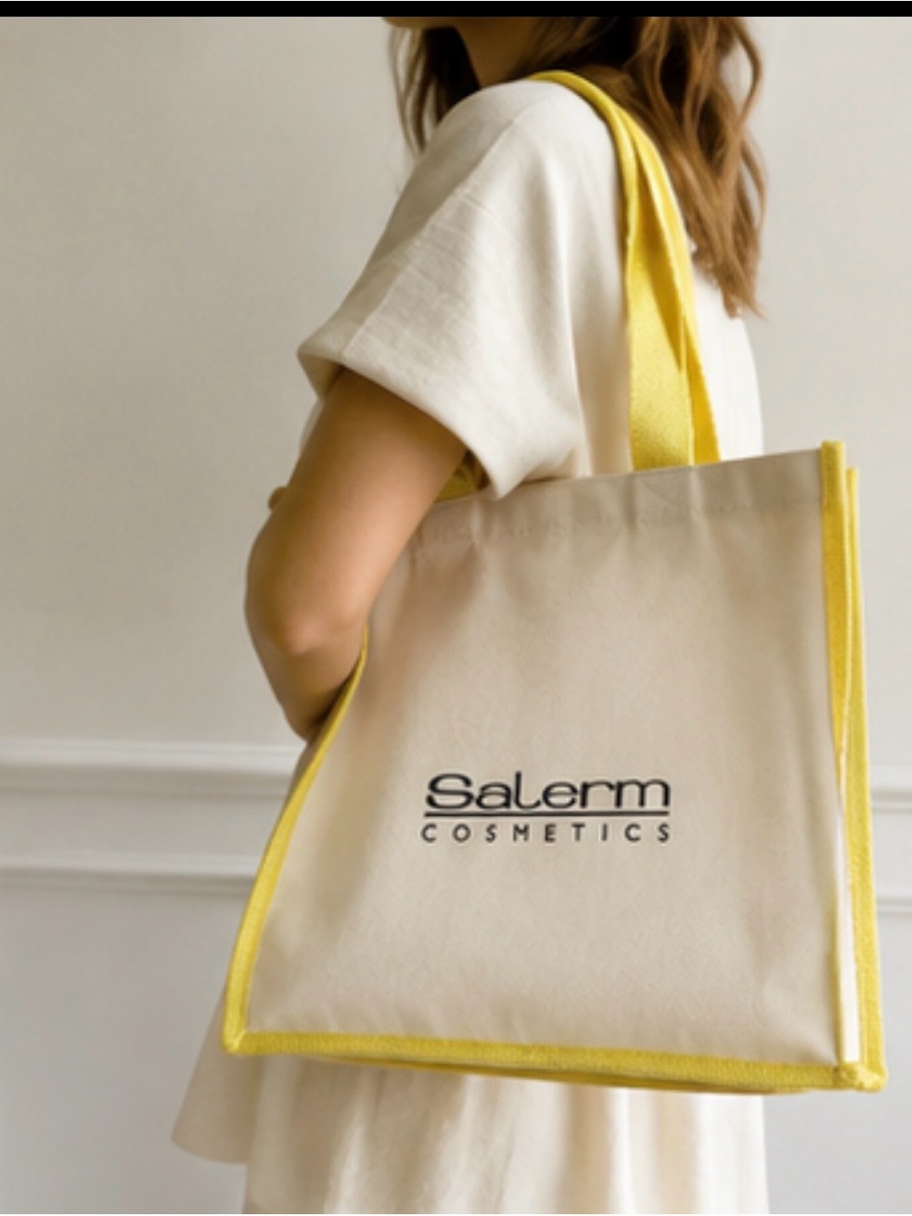 Salerm Cosmetics Canvas Tote Bag –
Stylish and practical Salerm Cosmetics bag